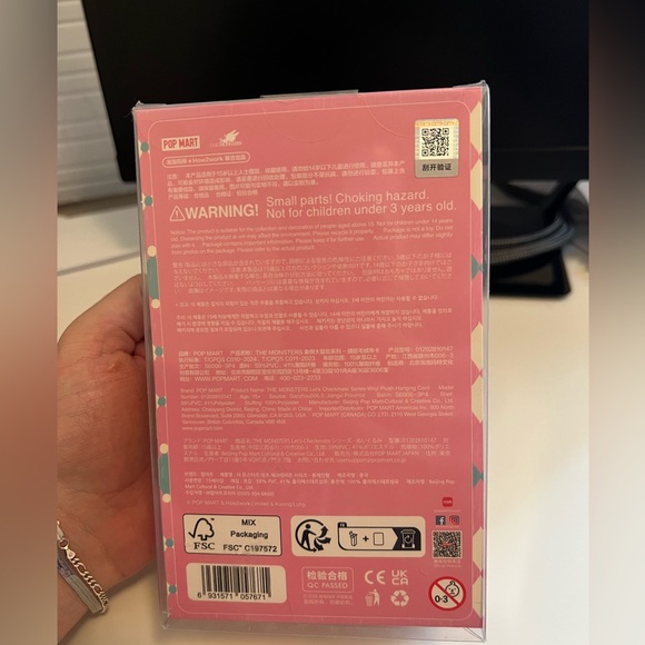 Pop Mart Let's Checkmate Labubu - Picture 2 of 4